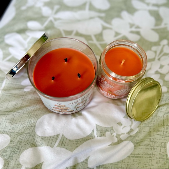 BBW Bath & Body Works Candle Bundle 3 Wick & Single Wick Merry Cookie & Pumpkin - Picture 3 of 5